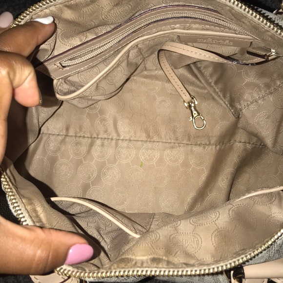 Michael Kors - Picture 2 of 2